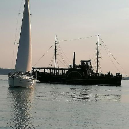 Hotel Astoria Balatonfured Bagian luar foto