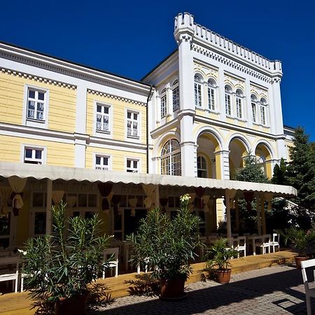 Hotel Astoria Balatonfured Bagian luar foto