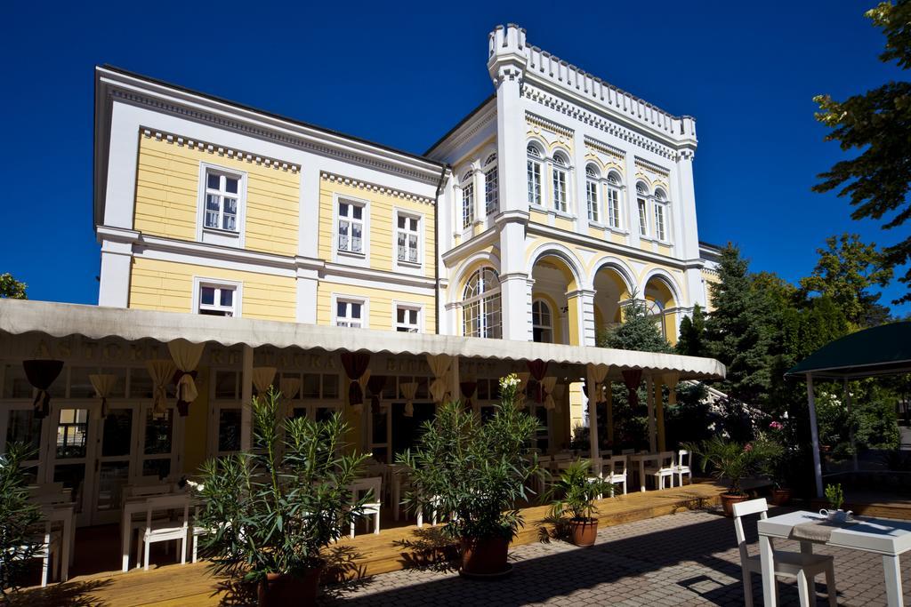 Hotel Astoria Balatonfured Bagian luar foto
