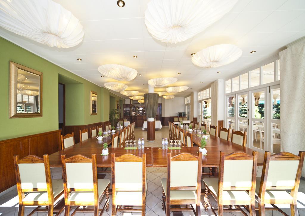 Hotel Astoria Balatonfured Bagian luar foto